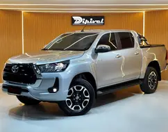 TOYOTA HILUX 2.8 D-4D TURBO DIESEL CD SRV 4X4 AUTOMÁTICO TOYOTA HILUX 2.8 D-4D TURBO DIESEL CD SRV 4X4 AUTOMÁTICO