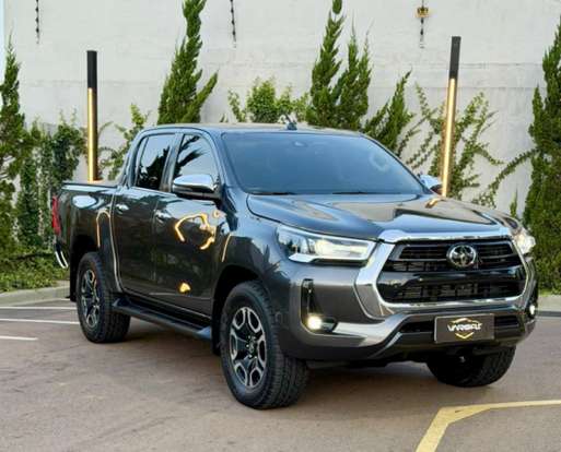 TOYOTA-HILUX-2023