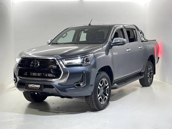 TOYOTA HILUX 2.8 D-4D TURBO DIESEL CD SRX 4X4 AUTOMÁTICO