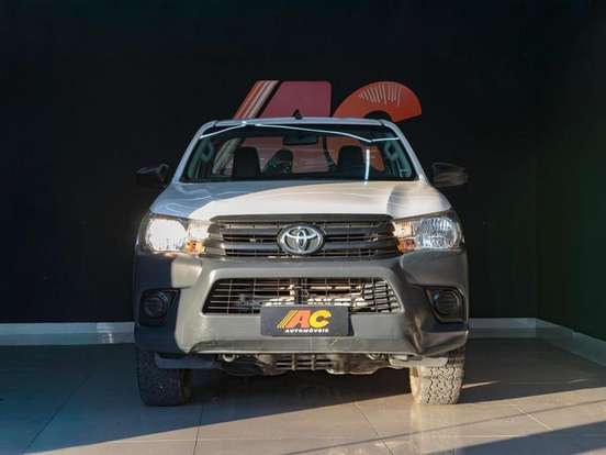 TOYOTA-HILUX-2023