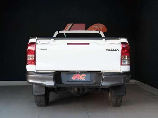 TOYOTA-HILUX-2.8 D-4D TURBO DIESEL CS 4X4 MANUAL TOYOTA-HILUX-2023