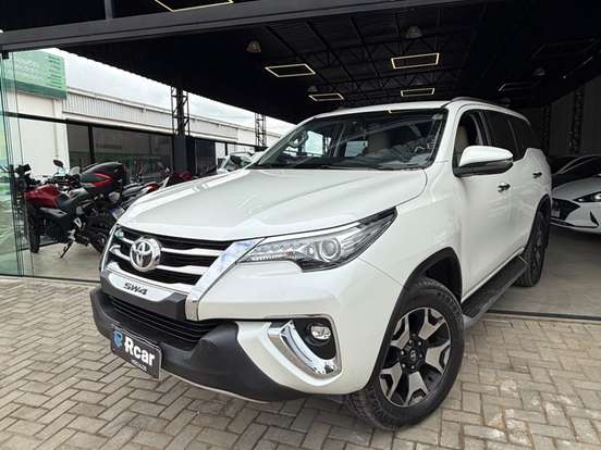 TOYOTA-HILUX-2.8 SRX 4X4 CD 16V DIESEL 4P AUTOMÁTICO TOYOTA-HILUX-2019