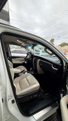 TOYOTA-HILUX-2019
