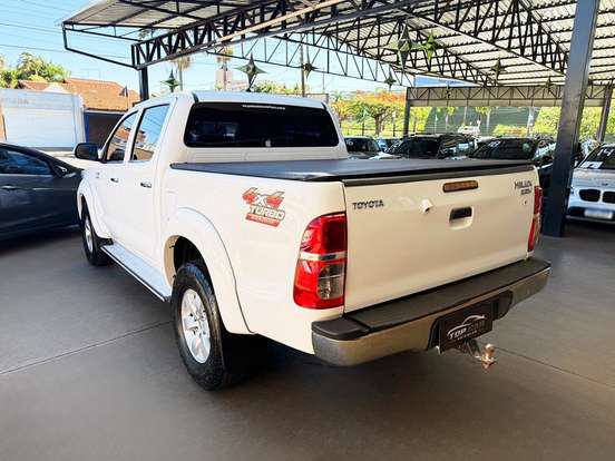 TOYOTA-HILUX-2012