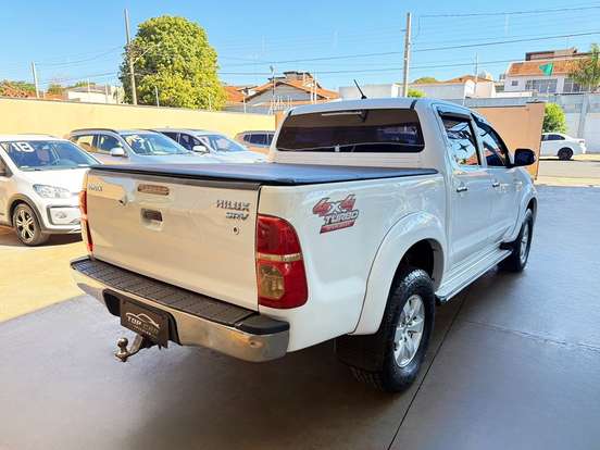 TOYOTA-HILUX-2012