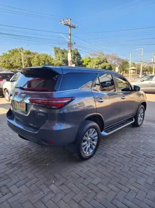 TOYOTA-HILUX SW4-2023