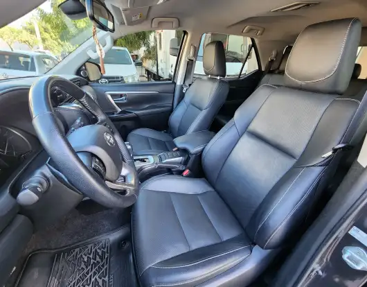 TOYOTA-HILUX SW4-2023