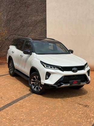 TOYOTA-HILUX SW4-2022