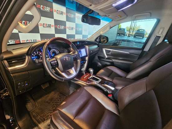 TOYOTA-HILUX SW4-2019
