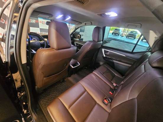 TOYOTA-HILUX SW4-2019