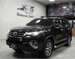 TOYOTA HILUX SW4 2.8 SRX 4X4 16V TURBO INTERCOOLER DIESEL 4P AUTOMÁTICO TOYOTA HILUX SW4 2.8 SRX 4X4 16V TURBO INTERCOOLER DIESEL 4P AUTOMÁTICO
