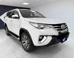 TOYOTA HILUX SW4 2.8 SRX 4X4 7 LUGARES 16V TURBO INTERCOOLER DIESEL 4P AUTOMÁTICO TOYOTA HILUX SW4 2.8 SRX 4X4 7 LUGARES 16V TURBO INTERCOOLER DIESEL 4P AUTOMÁTICO