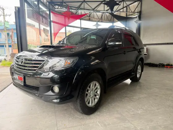 TOYOTA HILUX SW4 3.0 SRV 4X4 16V TURBO INTERCOOLER DIESEL 4P AUTOMÁTICO