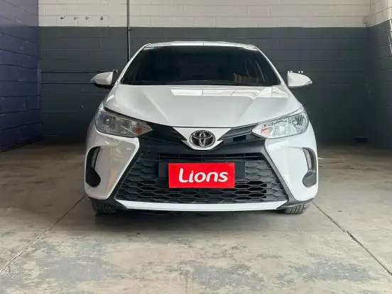 TOYOTA-YARIS-2023