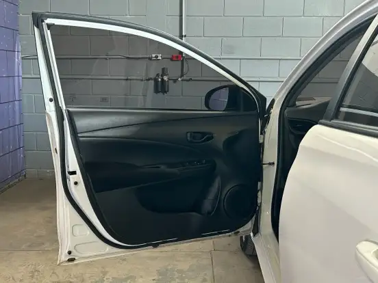 TOYOTA-YARIS-2023