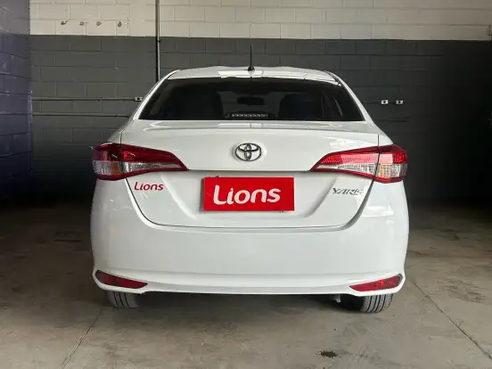 TOYOTA-YARIS-2023