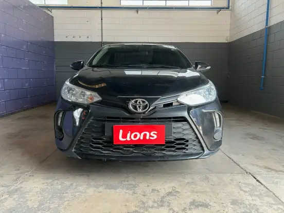TOYOTA-YARIS-2023