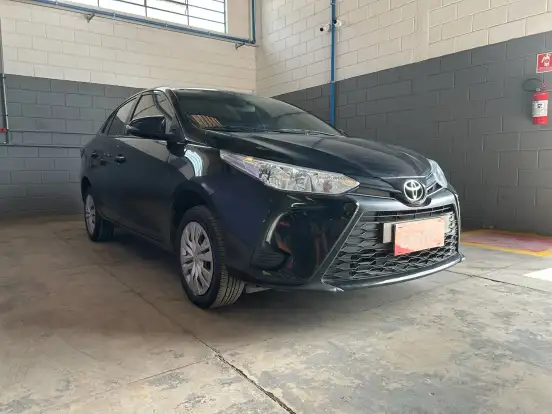 TOYOTA-YARIS-2023