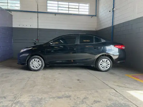 TOYOTA-YARIS-2023