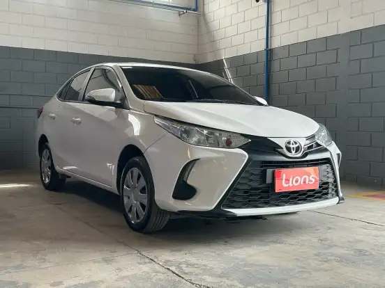 TOYOTA-YARIS-2023