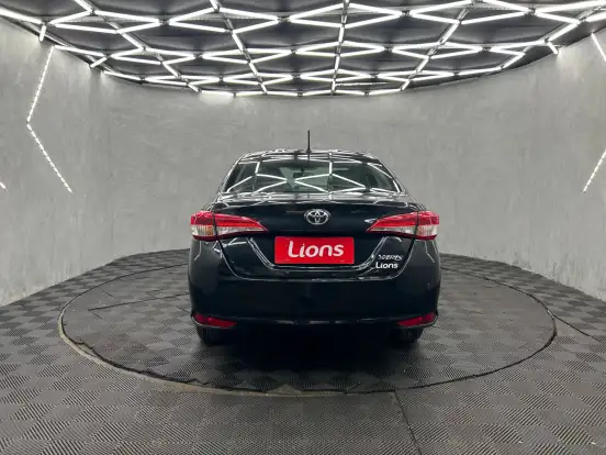 TOYOTA-YARIS-2025
