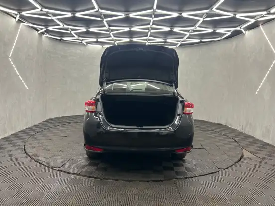TOYOTA-YARIS-2025