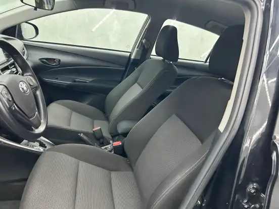 TOYOTA-YARIS-2025