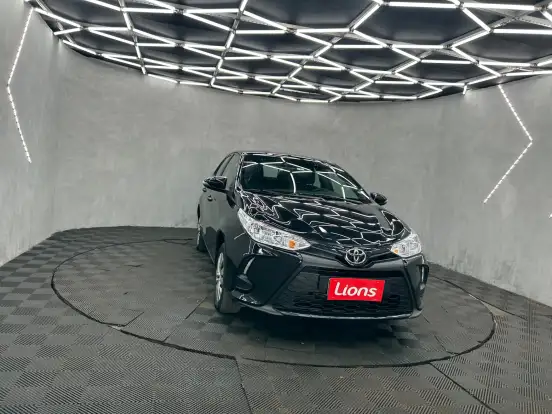 TOYOTA-YARIS-2025