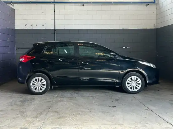 TOYOTA-YARIS-2025