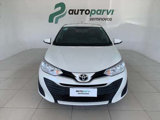 TOYOTA-YARIS-2019