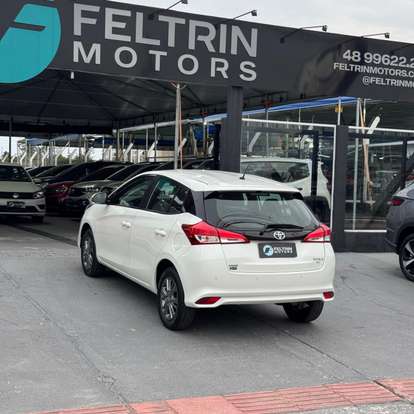 TOYOTA-YARIS-2020