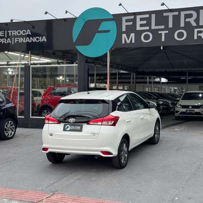 TOYOTA-YARIS-2020