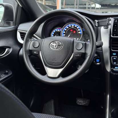 TOYOTA-YARIS-2020
