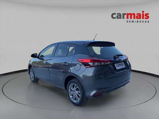 TOYOTA-YARIS-2022