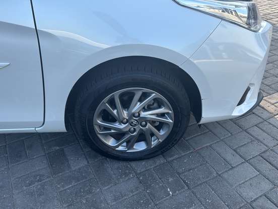 TOYOTA-YARIS-2024