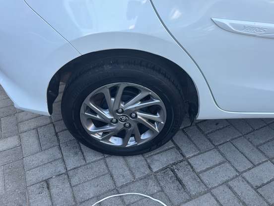 TOYOTA-YARIS-2024