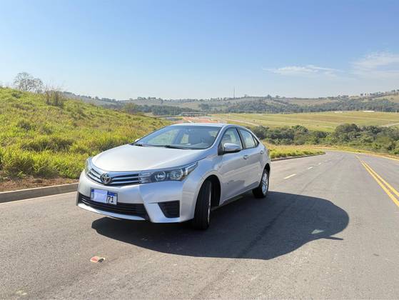 TOYOTA COROLLA 1.8 GLI 16V FLEX 4P AUTOMÁTICO