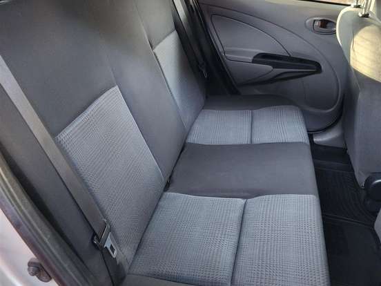 TOYOTA-ETIOS-1.5 XS SEDAN 16V FLEX 4P MANUAL TOYOTA-ETIOS-2013
