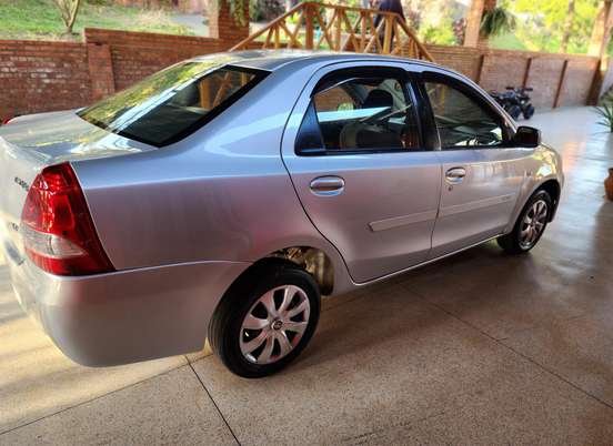 TOYOTA-ETIOS-2013
