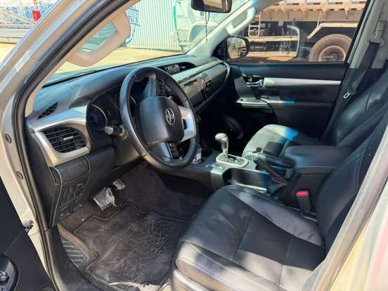 TOYOTA-HILUX-2016