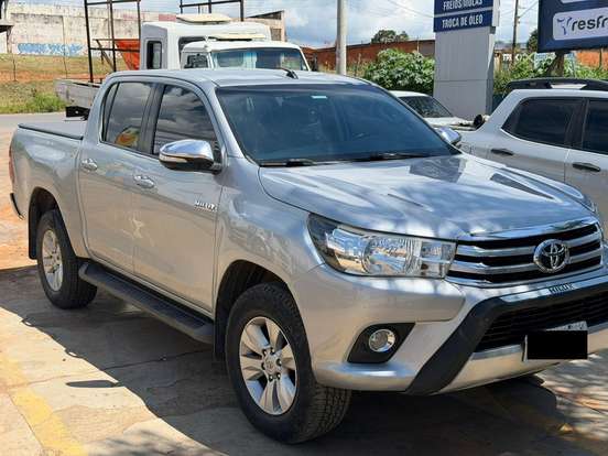 TOYOTA-HILUX-2016