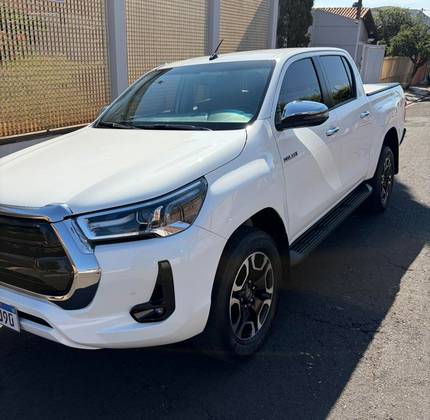 TOYOTA HILUX 2.8 D-4D TURBO DIESEL CD SRV 4X4 AUTOMÁTICO