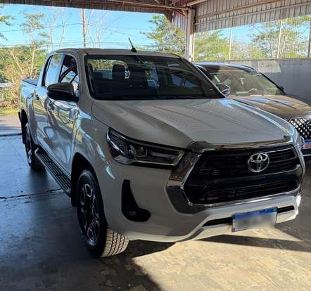 TOYOTA-HILUX-2.8 D-4D TURBO DIESEL CD SRV 4X4 AUTOMÁTICO TOYOTA-HILUX-2025