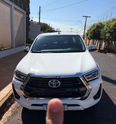 TOYOTA-HILUX-2.8 D-4D TURBO DIESEL CD SRV 4X4 AUTOMÁTICO TOYOTA-HILUX-2025