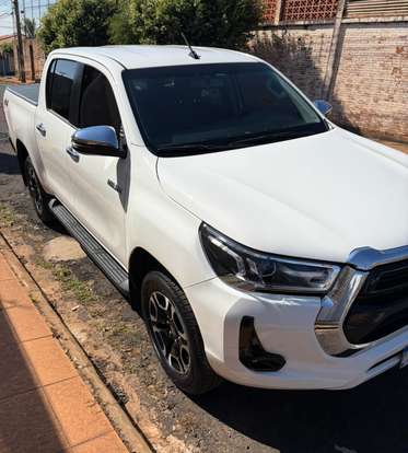 TOYOTA-HILUX-2.8 D-4D TURBO DIESEL CD SRV 4X4 AUTOMÁTICO TOYOTA-HILUX-2025