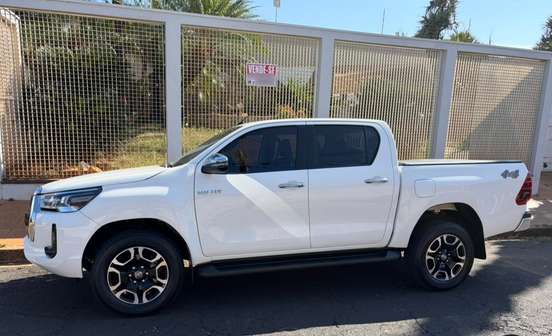 TOYOTA-HILUX-2025