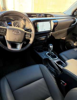 TOYOTA-HILUX-2.8 D-4D TURBO DIESEL CD SRV 4X4 AUTOMÁTICO TOYOTA-HILUX-2025