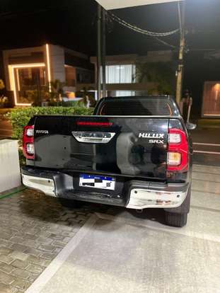 TOYOTA-HILUX-2021
