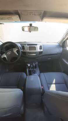 TOYOTA-HILUX-2012