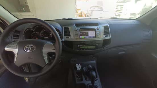 TOYOTA-HILUX-2012